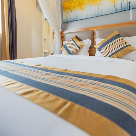 Raha Hotel & Suites ナイロビ エクステリア 写真